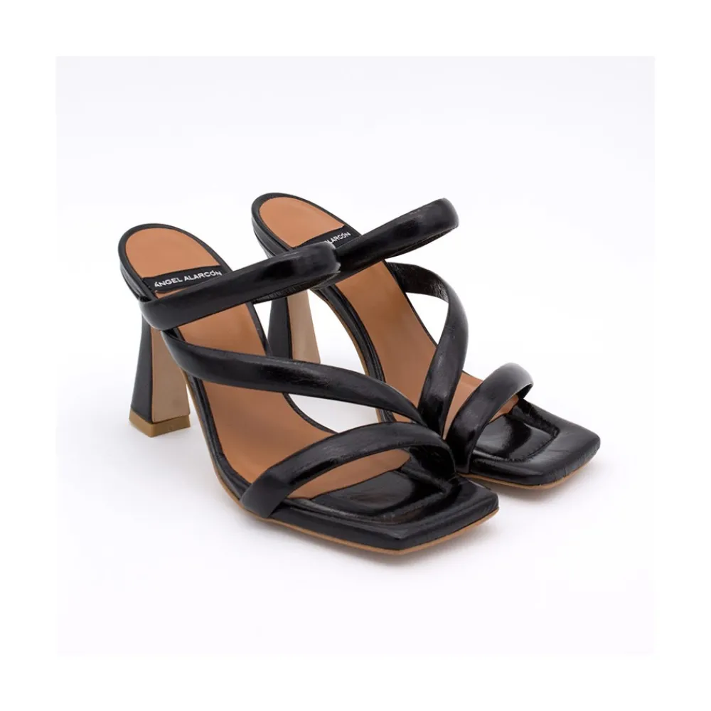 ANGEL ALARCON Cameron - Sandalias De Piel Brillante Con Tiras Anchas Acolchadas Y Tacon Alto Discount