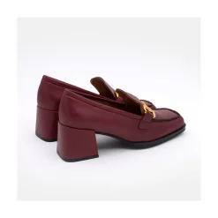 ANGEL ALARCON Kiski - Mocasin De Piel Con Tacon Ancho Y Adorno Metalico Clearance