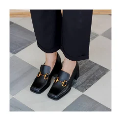 ANGEL ALARCON Kiski - Mocasin De Piel Con Tacon Ancho Y Adorno Metalico Outlet