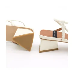 ANGEL ALARCON Mazzy - Sandalia De Tiras Con Tacon De Diseno Triangular Hot