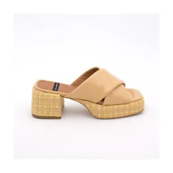ANGEL ALARCON Muses - Mule De Piel Con Pala Cruzada Con Tacon Ancho Y Plataforma De Rafia New