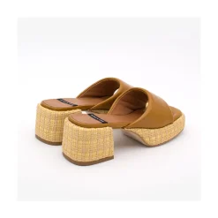 ANGEL ALARCON Nova - Mule Colchado Con Tacon Ancho Y Plataforma Clearance